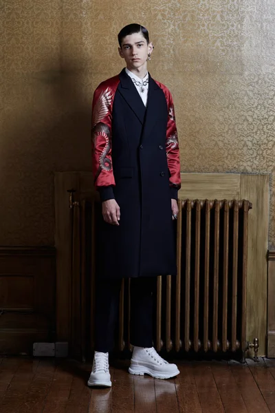Look 10